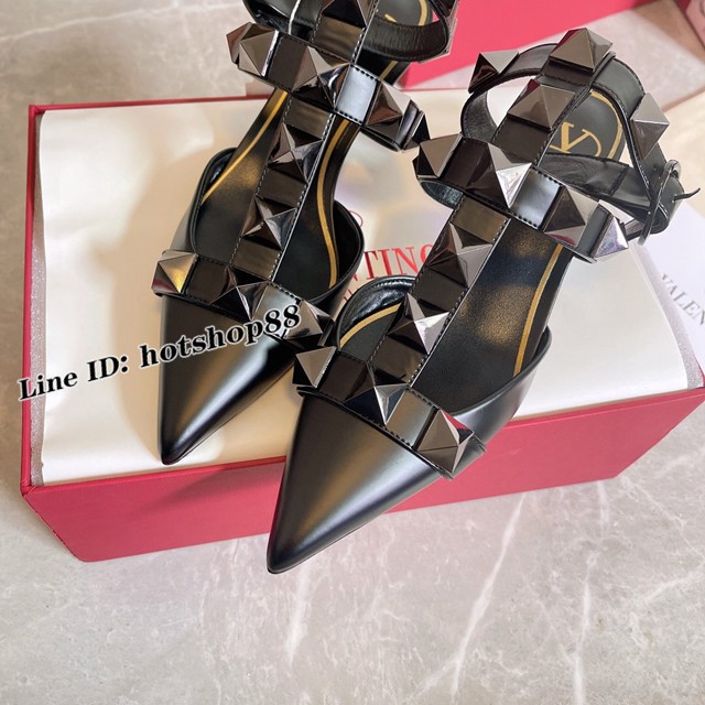 Valentino華倫天奴VT專櫃最新系列經典鉚釘涼鞋拖鞋女鞋 dx2120